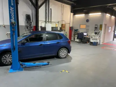 Officina automobilistica