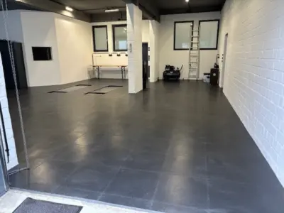 Garage + officina